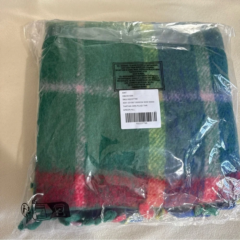 Anthropologie Vibrant Holiday Plaid Throw tartan green festive new fringe wool